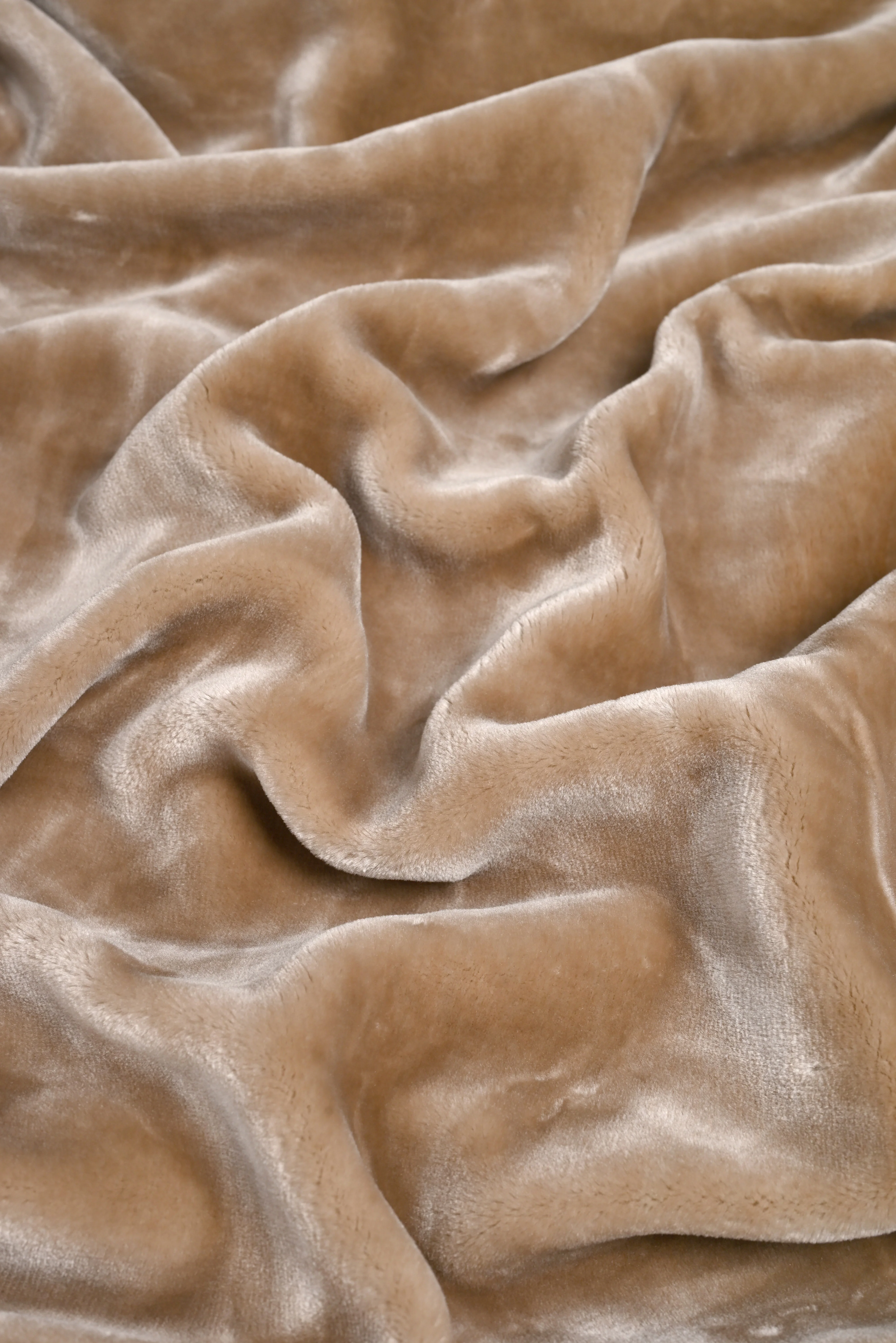 Cloudy All Season Light Weight Mink Blanket - Image 23