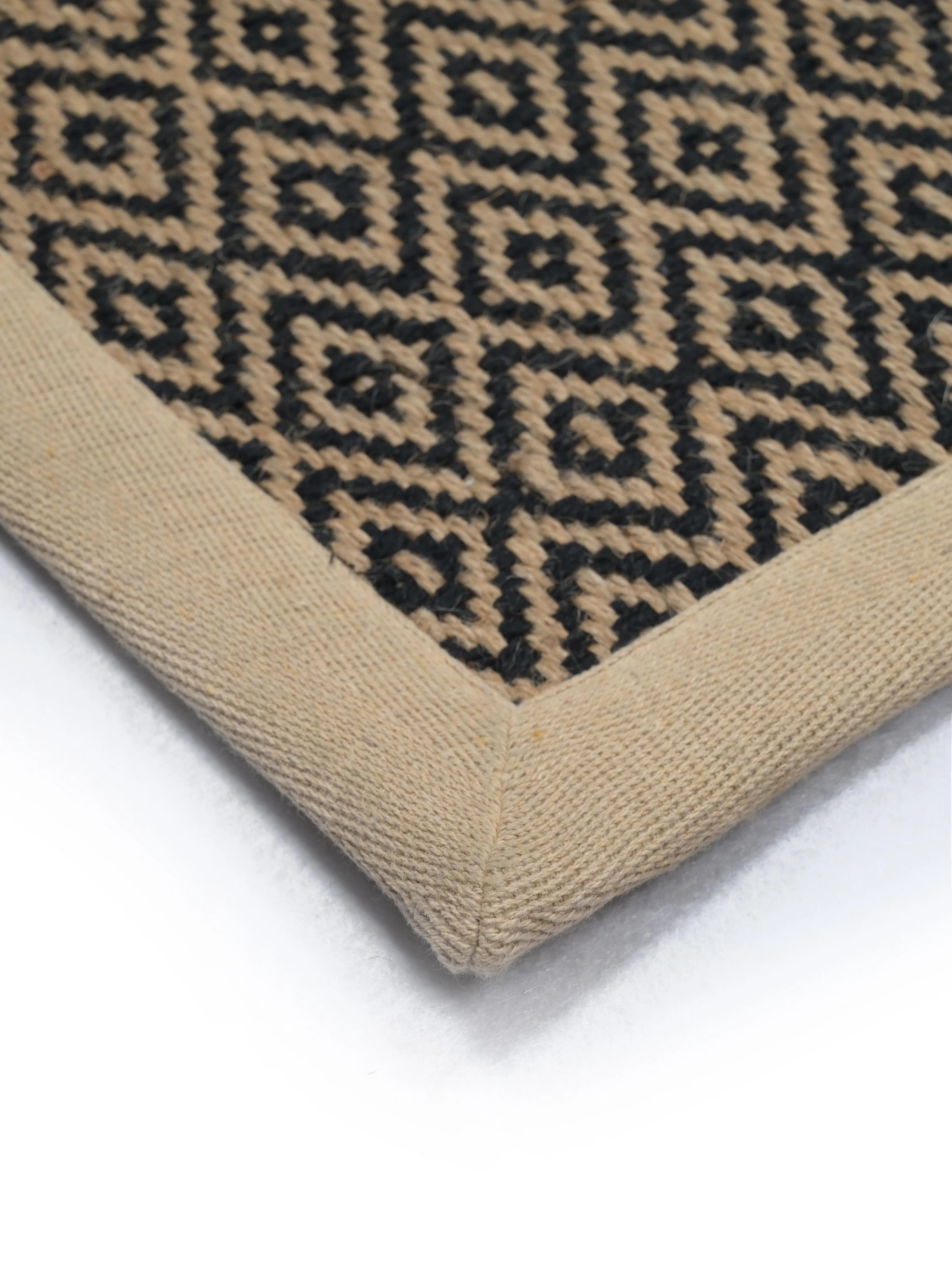 Diamond Jute & Cotton Woven Anti-Slip Strong Border Rug - Image 18