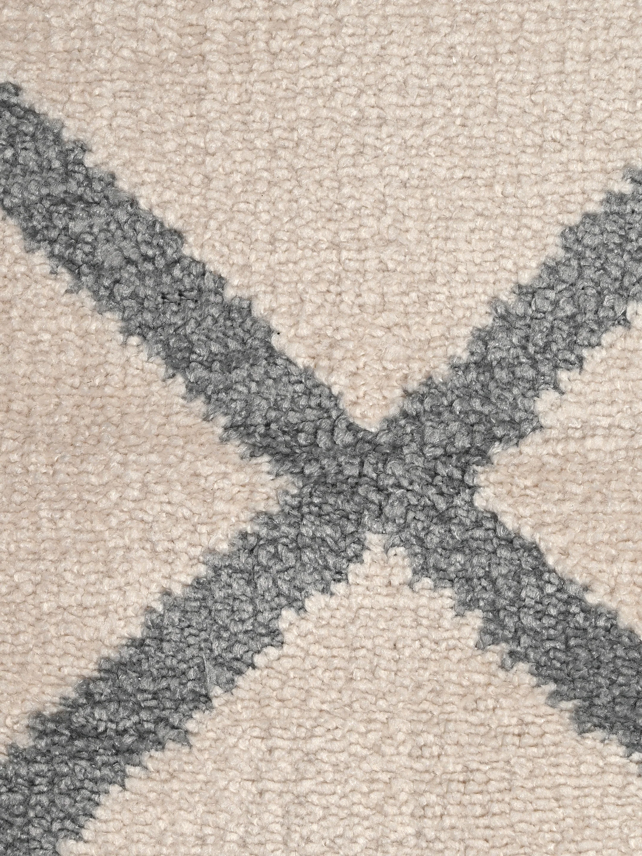 Grill Yarn Art Carpet | Cut Pile Surface with Fine Yarn Finish - Image 3