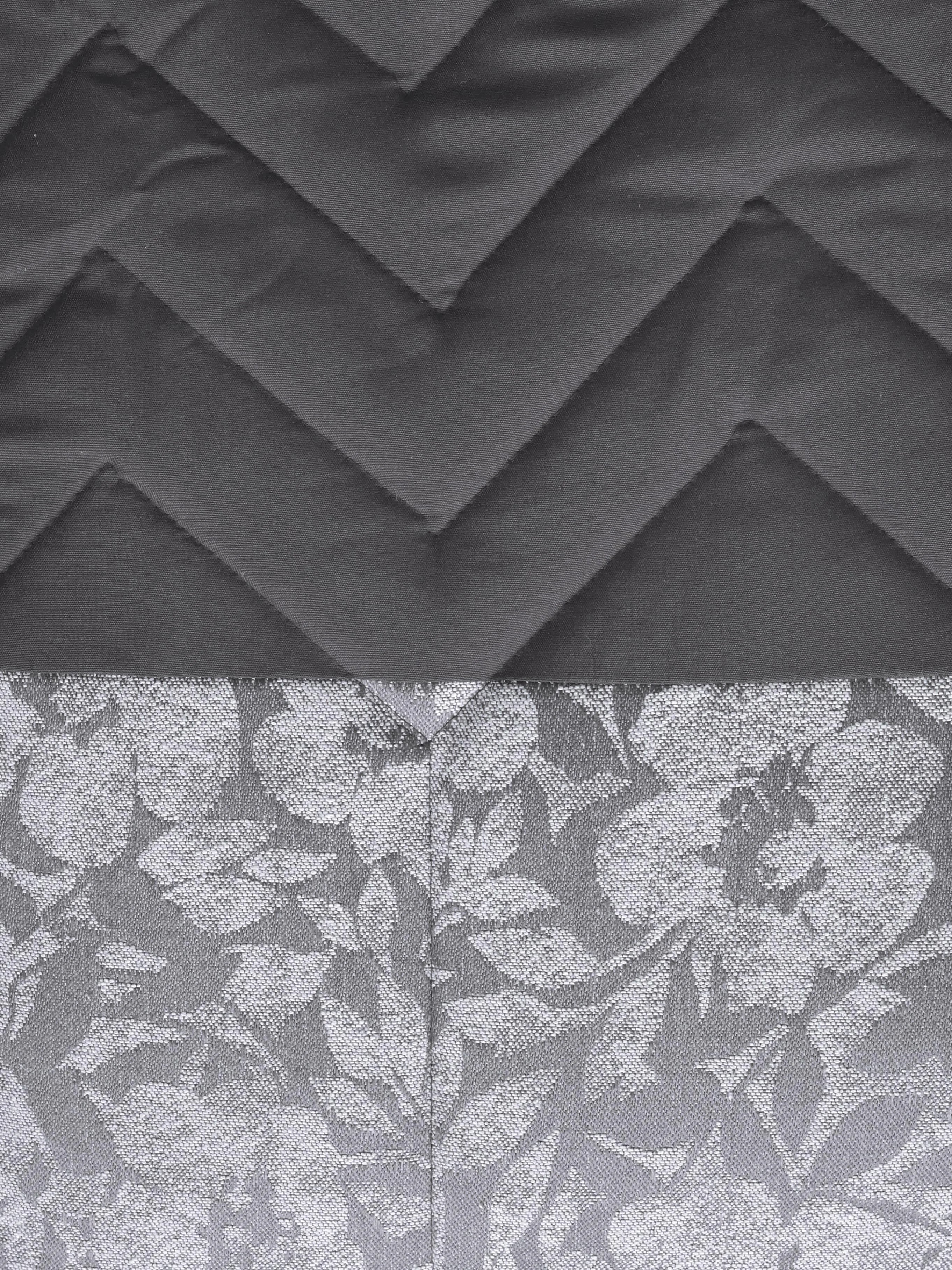 Kanan All Season Reversible Quilt - Image 4