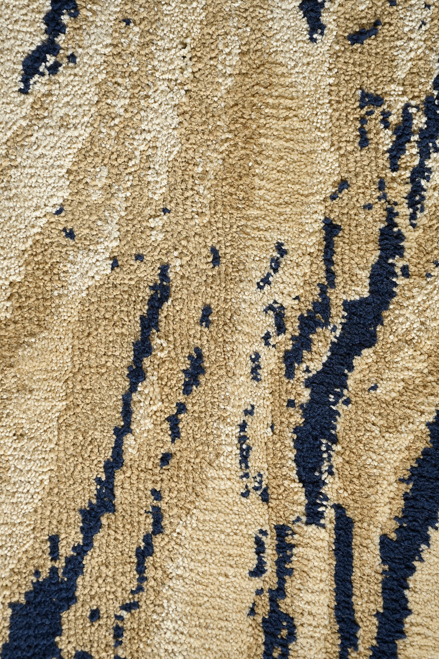MORPHOS Yarn Art Carpet | Level Cut Shiny & Matte Yarns for Rich Contrast - Image 3