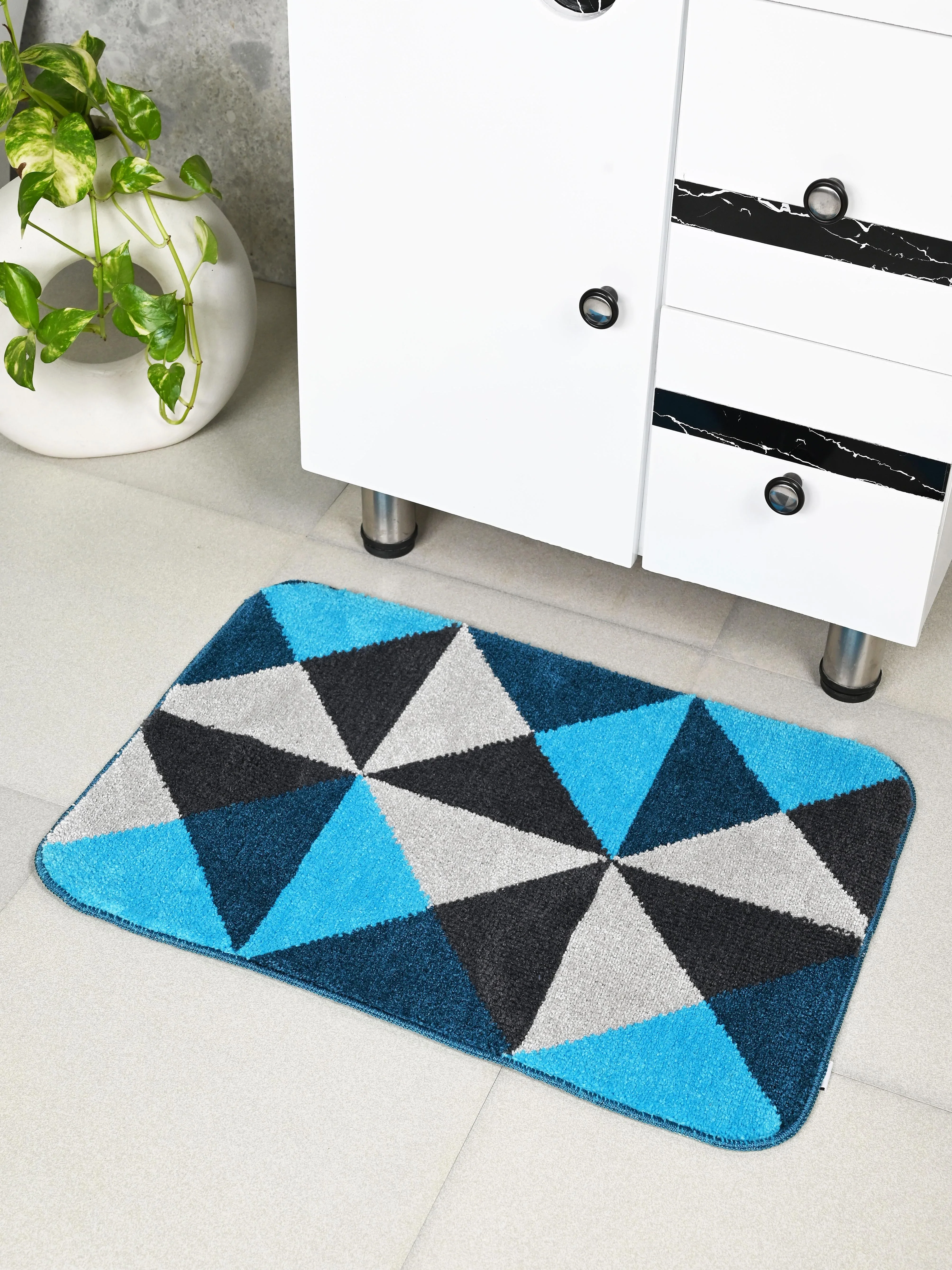 MOVE Soft Anti-Slip Bathmat – Plush Comfort with Durable Grip Base - Image 8