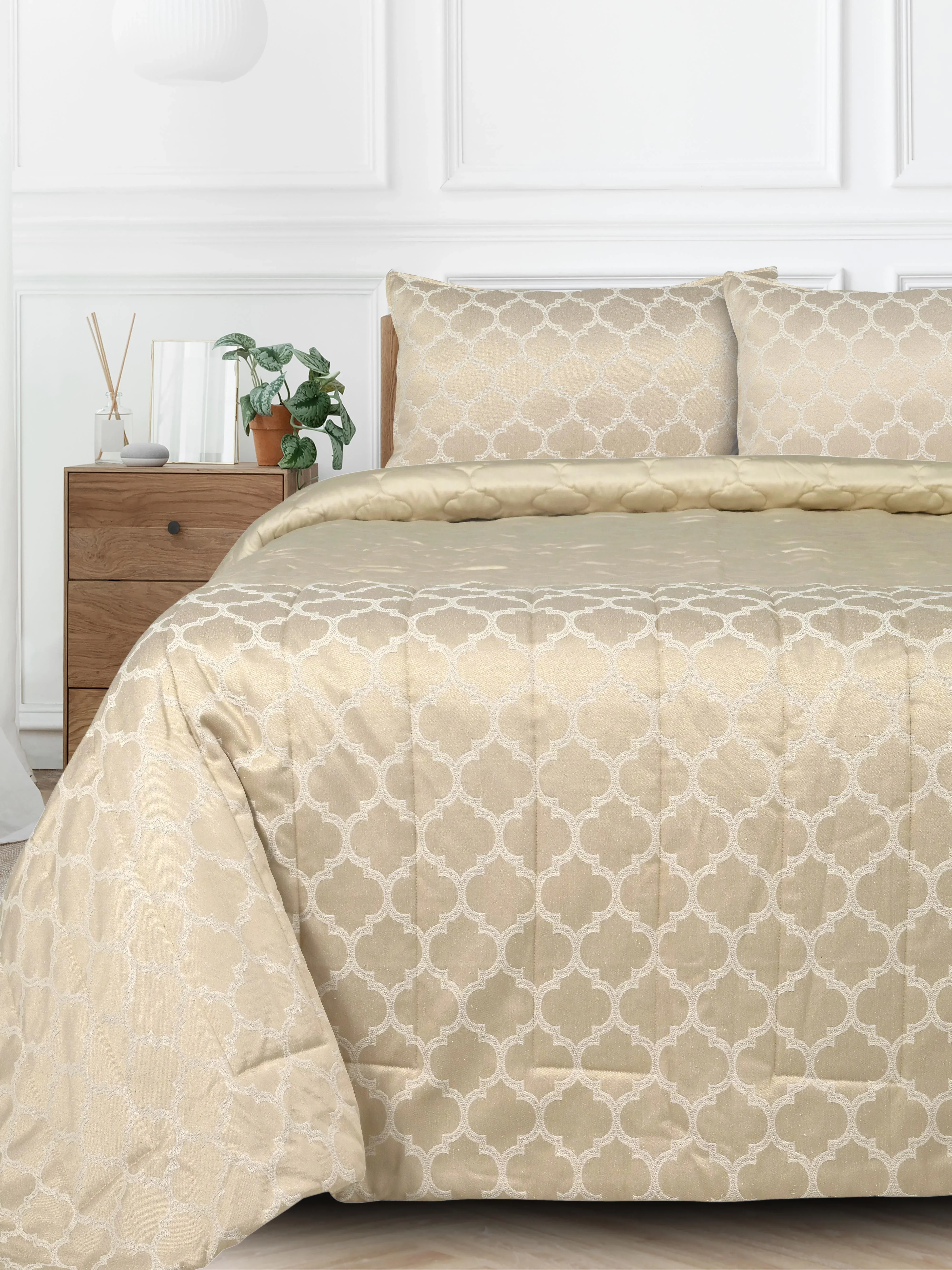 Noor All-Season Medium Weight Reversible Quilt/Comforter | Cozy Feel with Elegant Design - Image 6