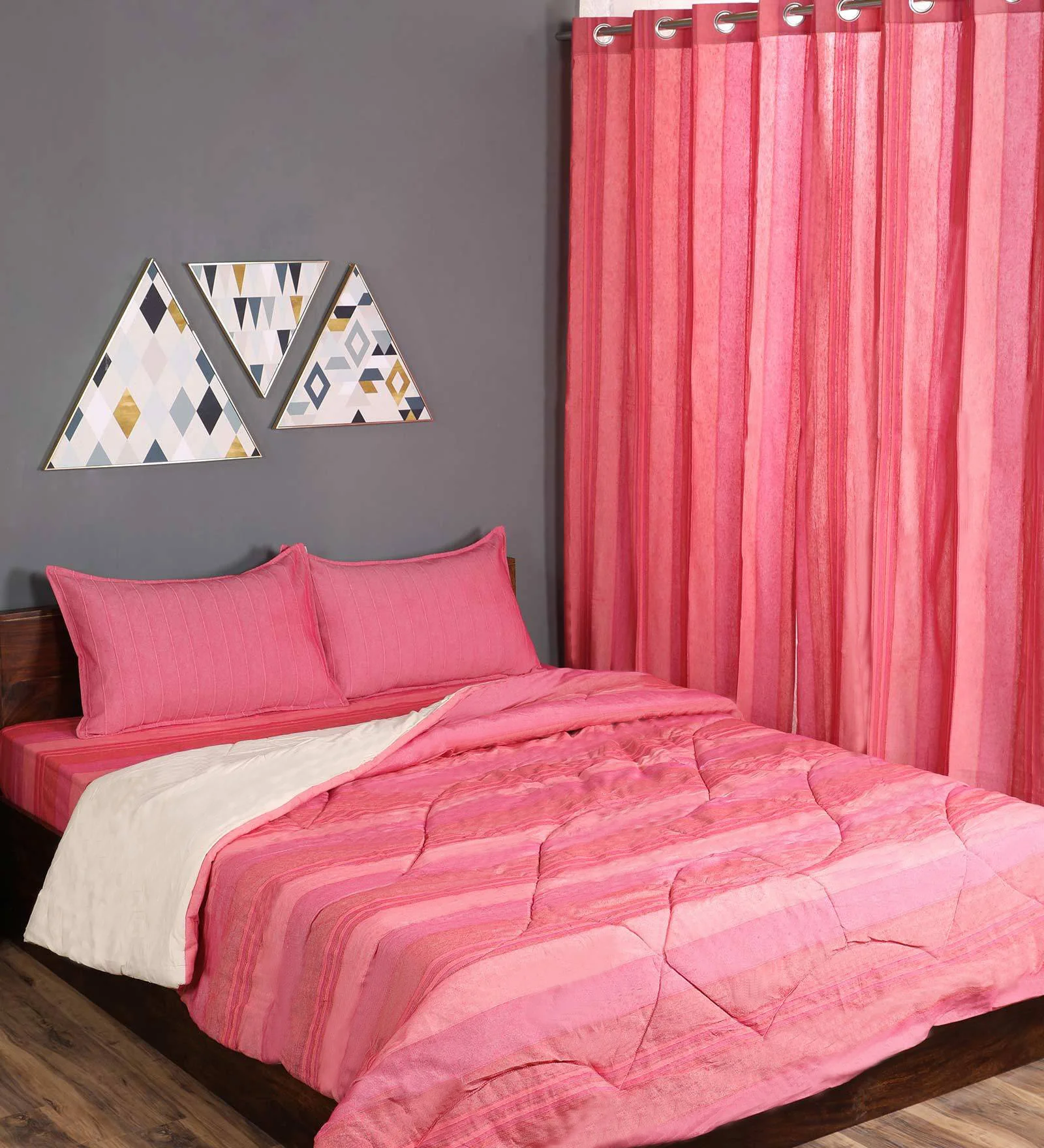 Saral Home 6 Pc Cotton Bedding Combo – Bedsheet, Pillow Covers, Quilt & Curtains