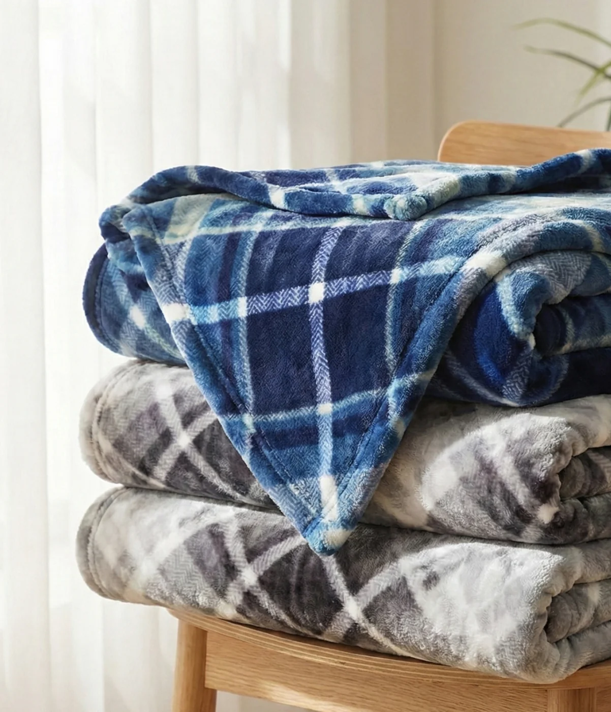 Scott Lightweight All Season Mink Blanket - Image 5