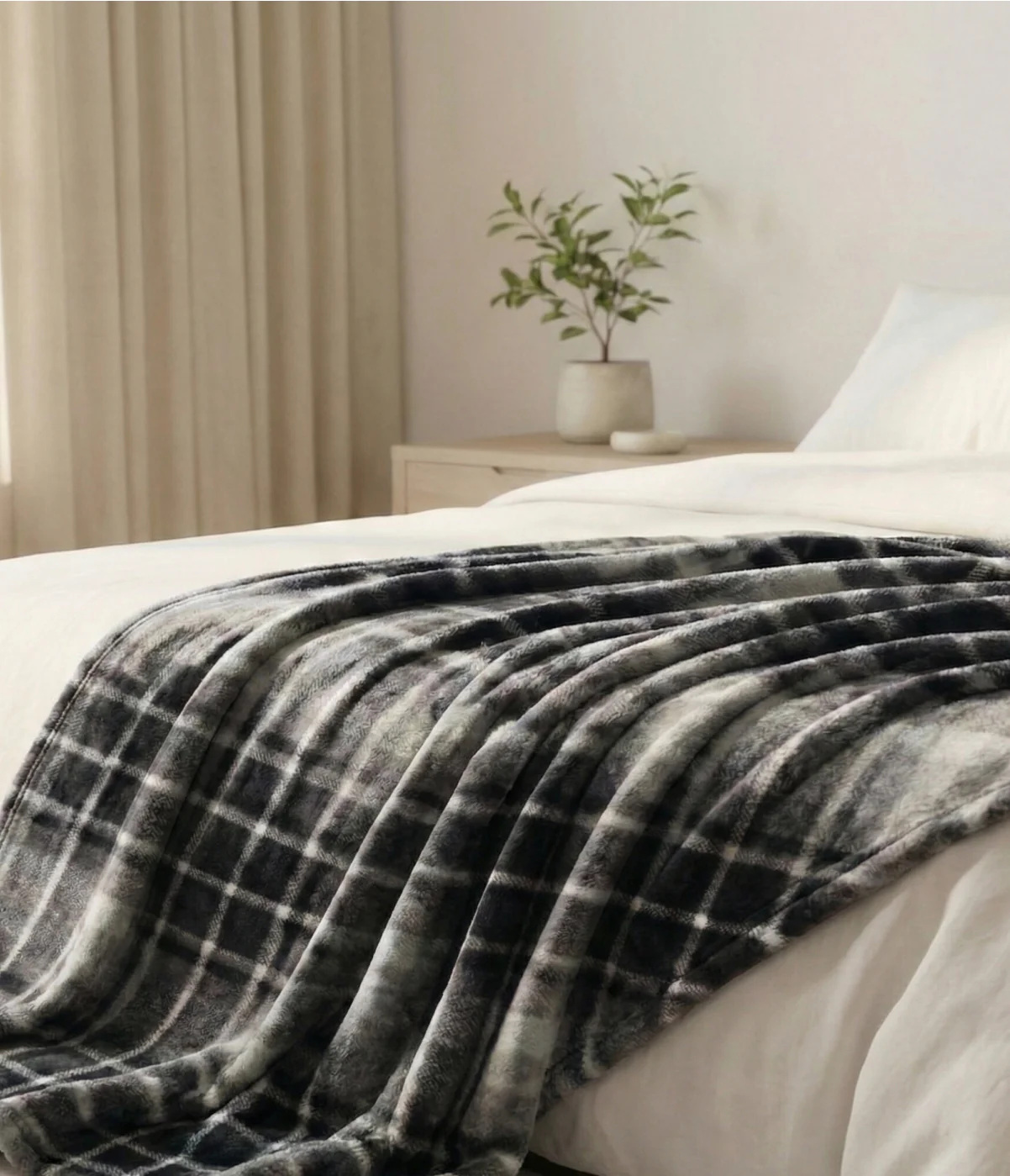 Scott Lightweight All Season Mink Blanket - Image 8